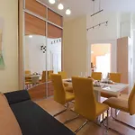 Cozy In Center Epicenter! Apartamento *