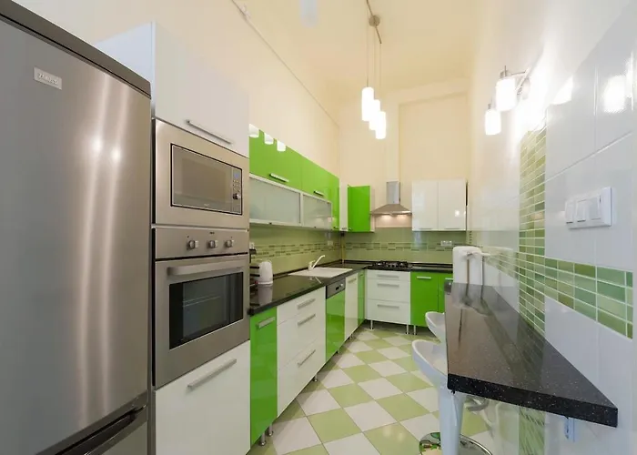 Διαμέρισμα Cozy In Center Epicenter! *